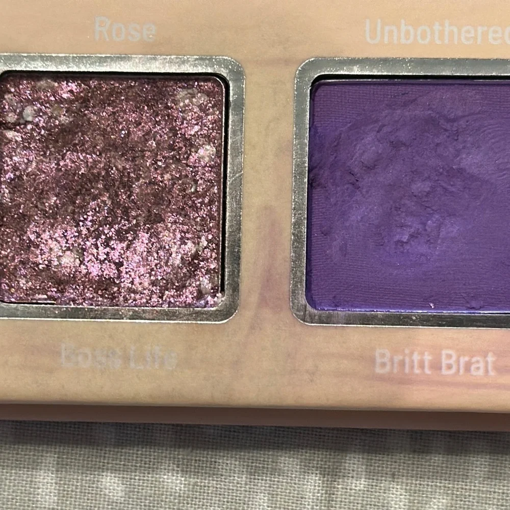 Beauty Creations Eyeshadow Palette - Vibrant Shades - Picture 4 of 10